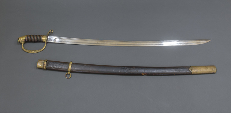 Шашка драгунская офицерская образца 1881/1909 гг. с ножнами. Аннинское  оружие «За храбрость»/Dragoon Officer's Saber mod. 1881/1909 with  Sheath. Anninsky weapon «For bravery»